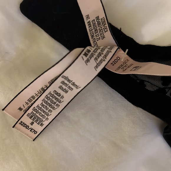 Heart pattern bra with strap detail - Picture 2 of 3